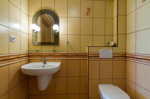 Double or Twin Room image 10