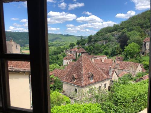 Maison Lapopie Chambres D’hôte Et Gîte De Charme Au Cœur De Saint-Cirq-Lapopie