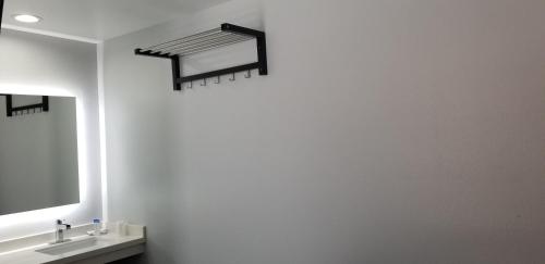 DAY N NIGHT INN - Near Universal Studios Hollywood in Universal City