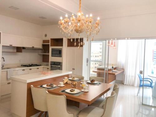 Like Home - Luxuoso apartamento com vista mar - 3 suites