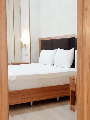 BARAKA HOTEL – Toshkent, NY