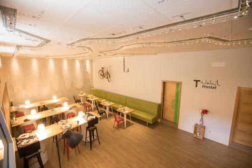 Bar/Bekleme Salonu, THOSTEL in Santiago De Compostela Eski Kent
