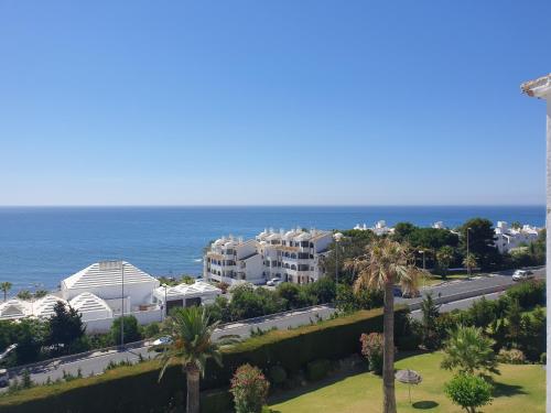 Modern Apartment with sea view close to Marbella