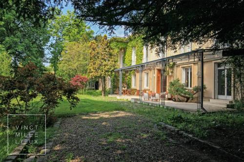 VILLA SPA PERRET-Propriété Classée-PARC de 3 Ha-A 5 Mn de GIVERNY- Jardins de Monet-Musée Impressionniste- PISCINE en Ét