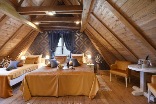 . Lakeside Hotel Plitvice