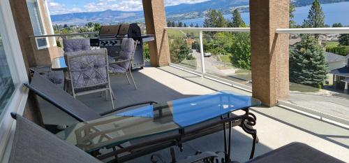 Stunning lake view villa