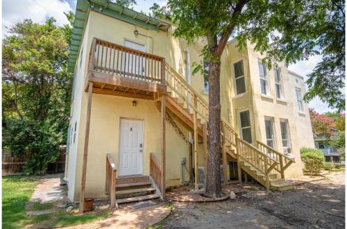 Las Carolinas Cozy #2 - image 7