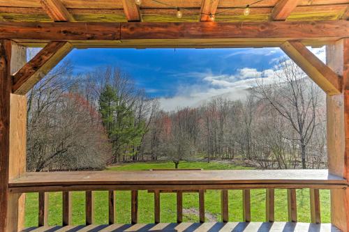 Hilltop Walton Getaway with Picturesque Views!