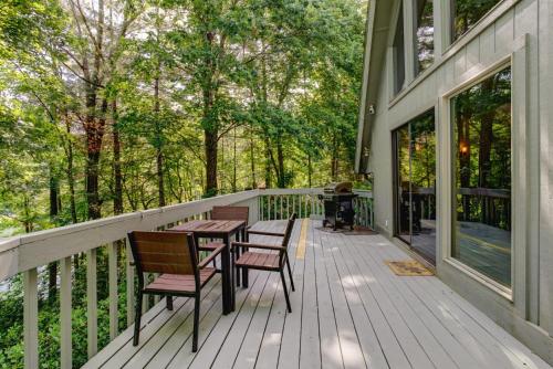 The Oak Lake House on Wanteska