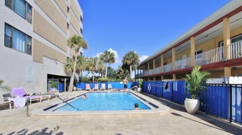 Arie Dam by Teeming Vacation Rentals - image 3