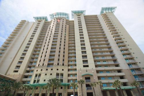 Aqua by Teeming Vacation Rentals - main image