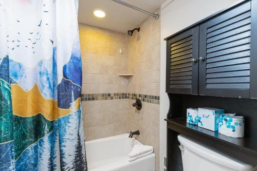 Baldy Townhouse Sleeps 8 Multiple Patios with Views - image 7