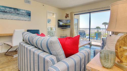 Caprice Resort by Teeming Vacation Rentals - image 9