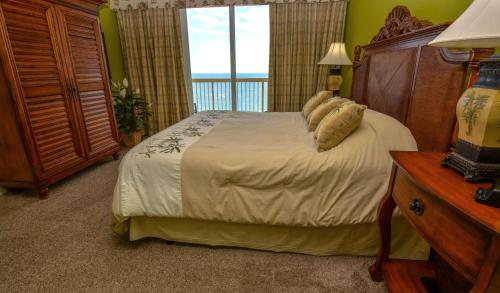 Calypso Resort 1701 by Teeming Vacation Rentals - image 6
