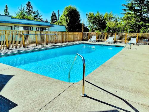 泳池, Ashland Motel - Oregon in 阿什蘭市中心