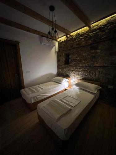 Amalia Hotel – Berat, IA