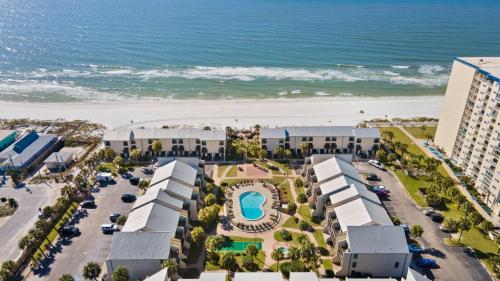 Largo Mar by Teeming Vacation Rentals - image 12