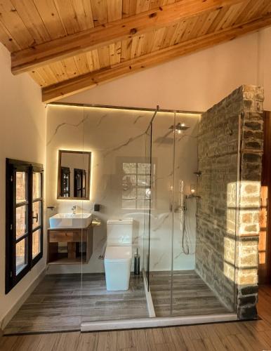 Amalia Hotel – Berat, IA