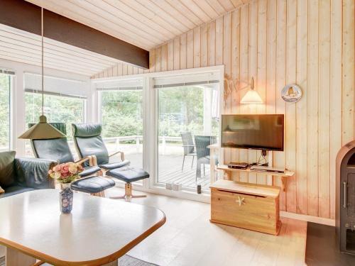 Four-Bedroom Holiday home in Aakirkeby 2 - image 10