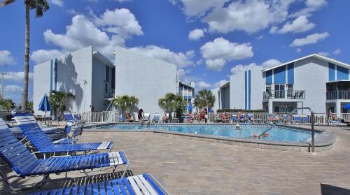 Madeira Beach Yacht Club by Teeming Vacation Rentals - image 5