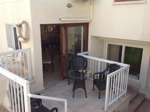 Sea N Lake View Hotel Apartments - image 4