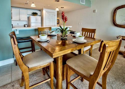 Majestic Towers 2207 by Teeming Vacation Rentals - image 10