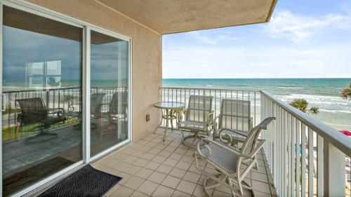 Sea Coast Gardens 401 by Teeming Vacation Rentals - image 11