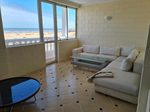 La petite villa avec piscine pieds dans l'eau in Sidi Rahal