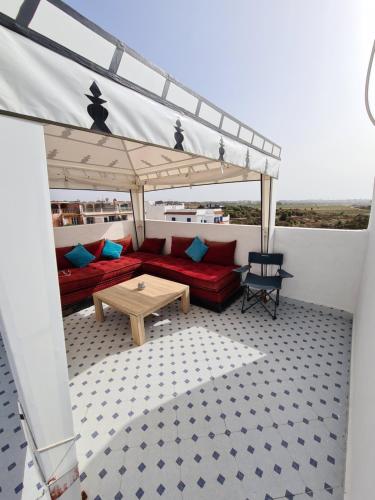 La petite villa avec piscine pieds dans l'eau in Sidi Rahal