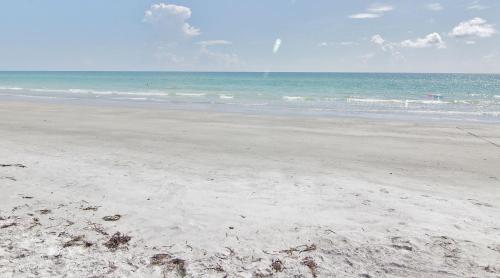 Sea Club by Teeming Vacation Rentals - image 8