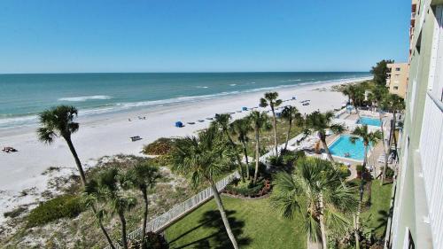 Sand Castle by Teeming Vacation Rentals - image 4