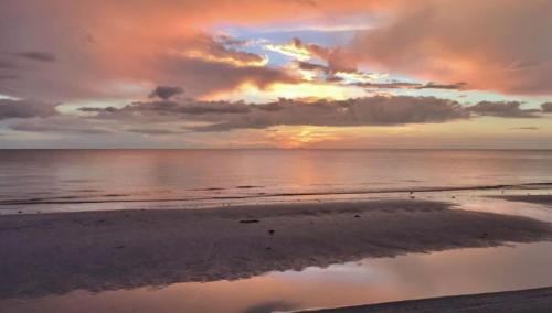Sand Castle by Teeming Vacation Rentals - image 10