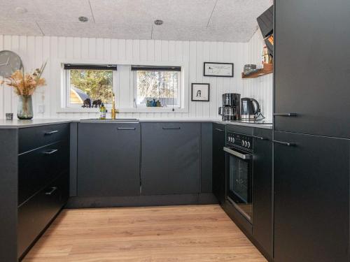  6 person holiday home in Bl vand in Blåvand