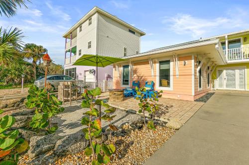 Tropical Beach Bungalow by Teeming Vacation Rentals - image 4