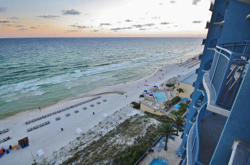 Sterling Breeze 1003 by Teeming Vacation Rentals - image 3