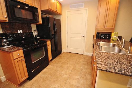 Sterling Breeze 1003 by Teeming Vacation Rentals - image 12