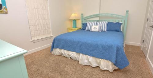 Tropic Winds 1003 by Teeming Vacation Rentals - image 3