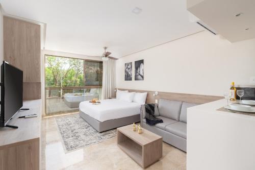 Eve Studio in Aldea Zama by Lockey