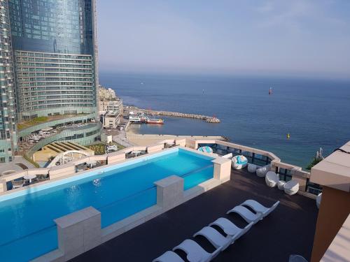 Suite, junior, vista sulla piscina, vista sull'oceano