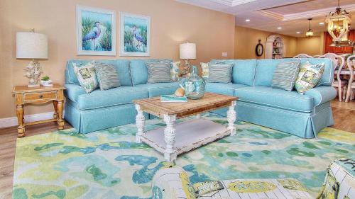 Sun West Palms by Teeming Vacatin Rentals