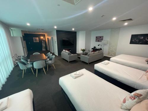 room detail thumbnail 0