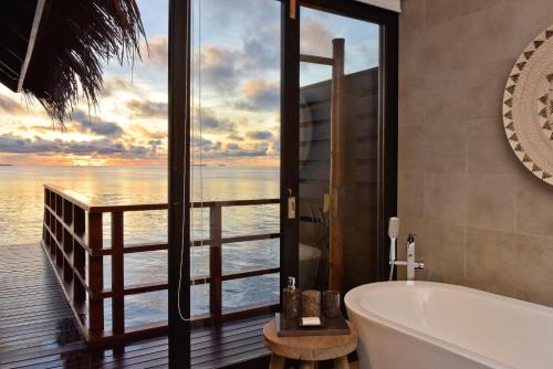 Lagoon Water Villa  image 3