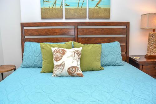 Tropic Winds 1003 by Teeming Vacation Rentals - image 8