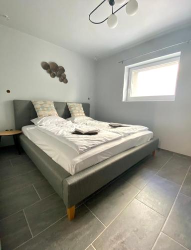 2 bedrooms, 2 beds