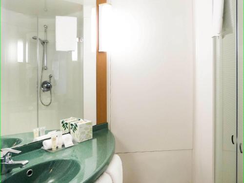 ibis Thornleigh - image 8