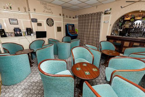 California Guest House - image 9