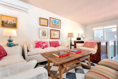 Four-Bedroom House image 7