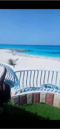 قرية بلو بيتش الأبيّض