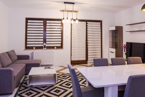 3 bedrooms, 4 beds