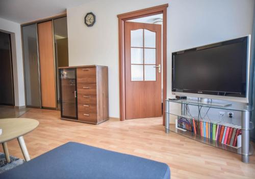 One-Bedroom Apartment with a garage space - Zdrojowa 16 Street image 6